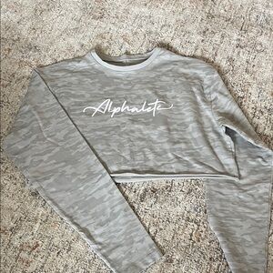 Alphalete Light Gray Camo Cropped Crew